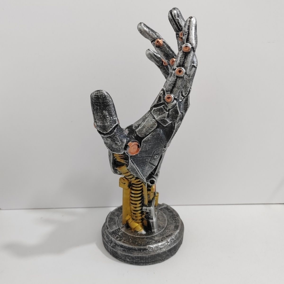 Cyberpunk Mechanical Hand Disp - огляд і ціна Photography Game